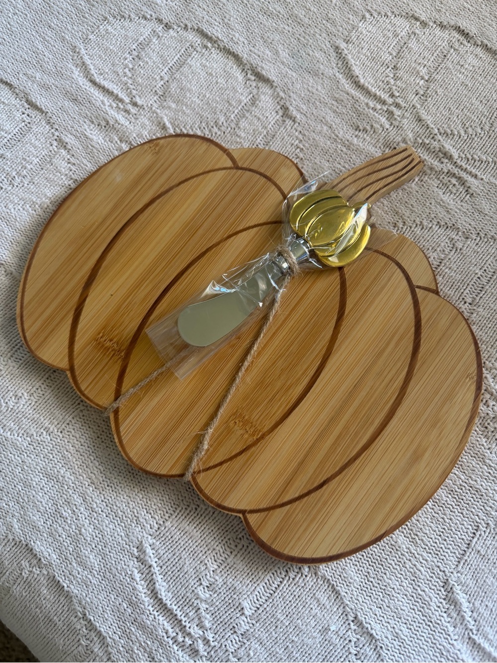 Pumpkin-Shaped Bamboo Serving Board with Gold Spreader